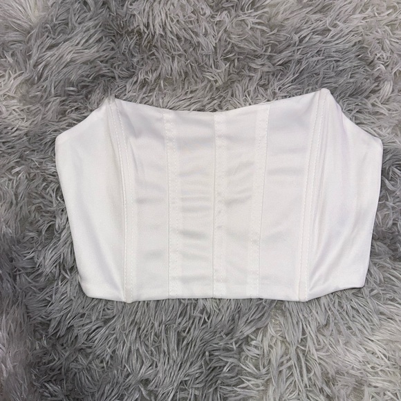 CROP TOP BUNDLE 🚨SEND OFFERS🚨 - Picture 2 of 12